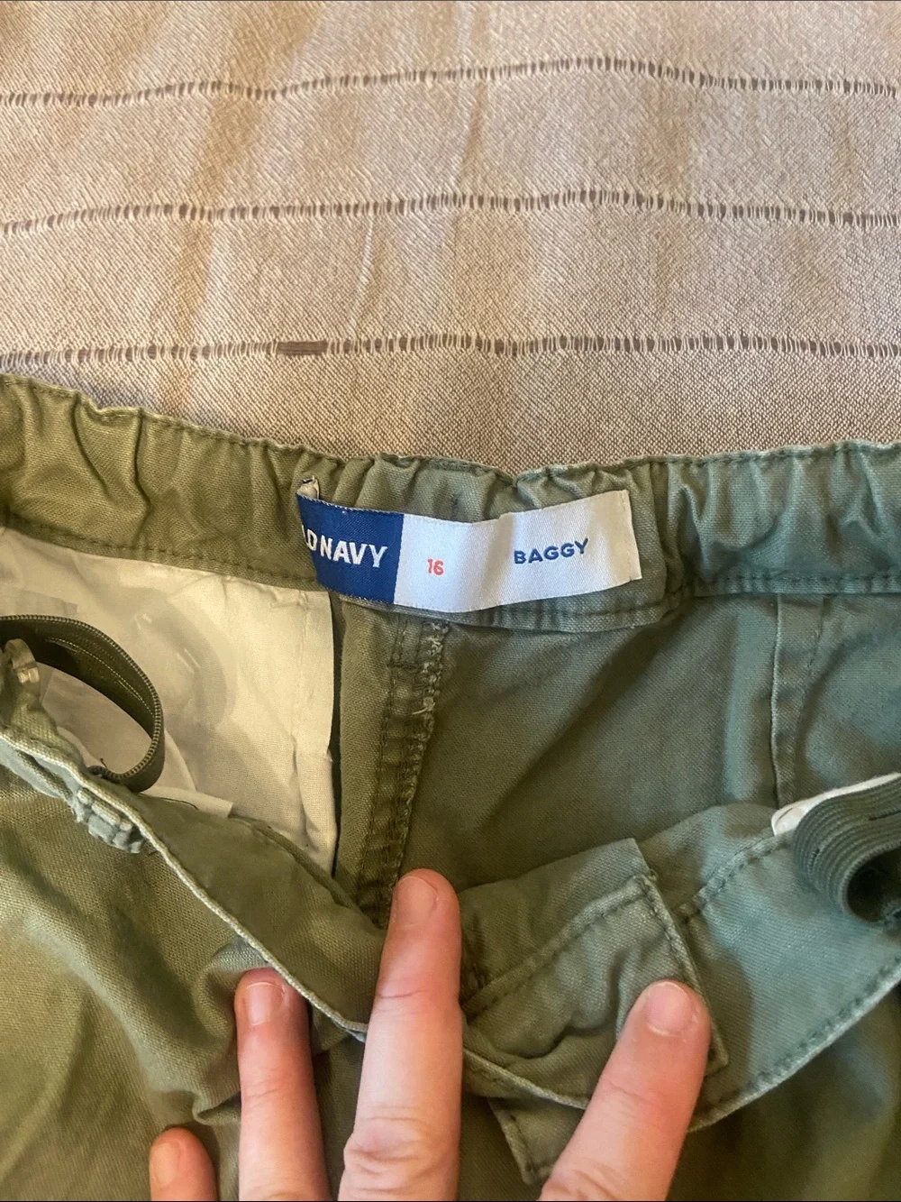 Old Navy Baggy Olive Cargo Pants - Casual Utility Style
